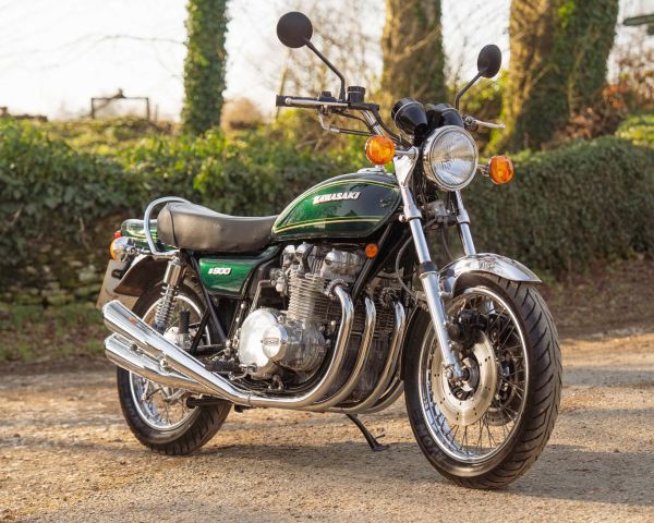 Win this 1976 Kawasaki Z900 in Diamond Dark Green + £1000