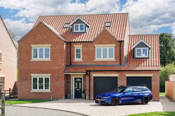 5-Bedroom Lincolnshire Home u0026 BMW M3 Touring or £575,000 Tax Free