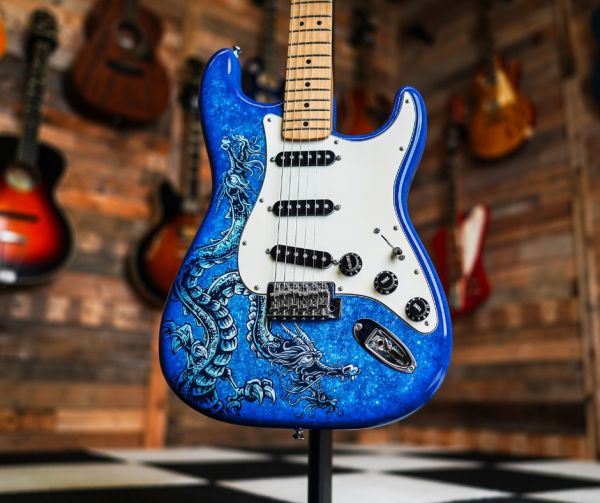 Fender Special Edition David Lozeau Art Stratocaster in Dragon