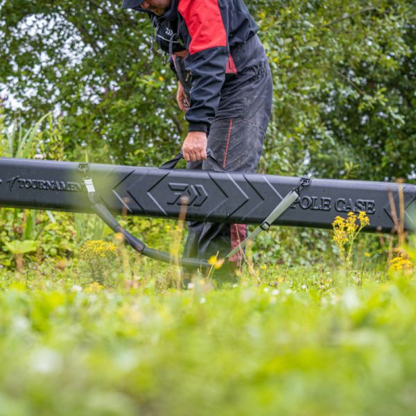 Daiwa Tournament Pole Case – AUTO DRAW