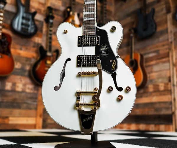 Gretsch Limited Edition G2622TG Streamliner in Vintage White
