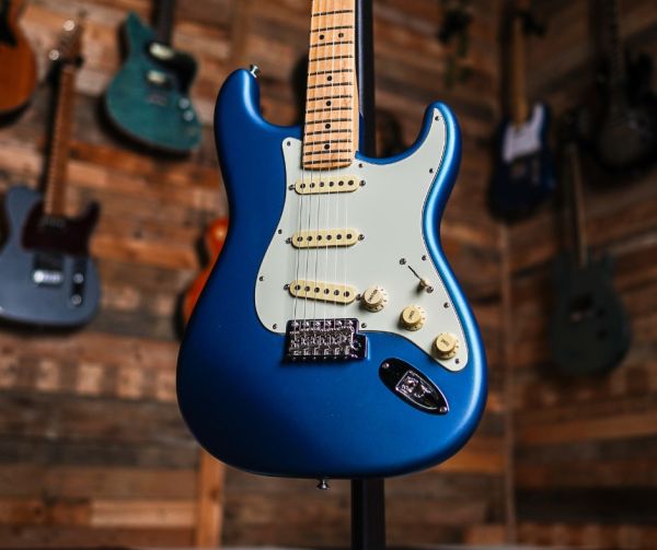 Fender American Performer Stratocaster in Satin Lake Placid Blue