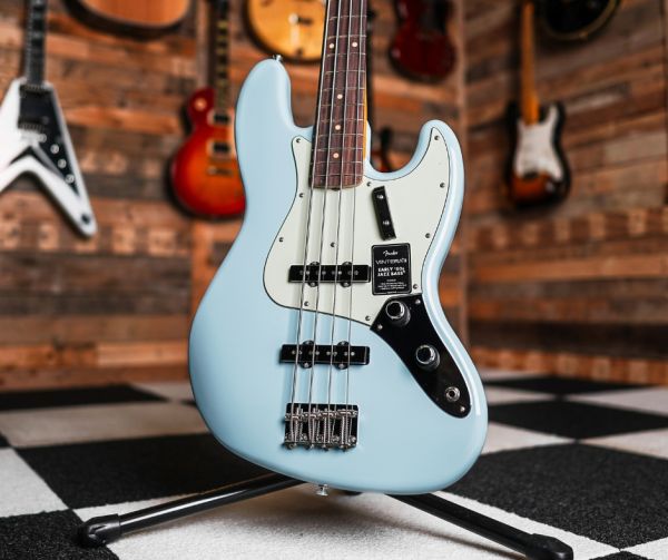 Fender Vintera III Early ’60s Jazz Bass in Sonic Blue