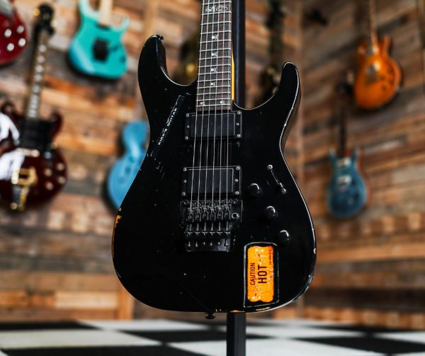 ESP LTD Kirk Hammett KH-25 in Distressed Black
