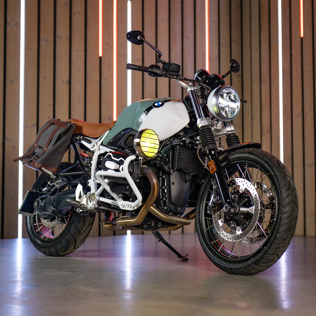 Custom BMW RnineT WITH UNIT GARAGE EXHAUST