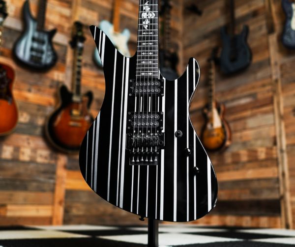 Schecter Synyster Gates Standard in Gloss Black